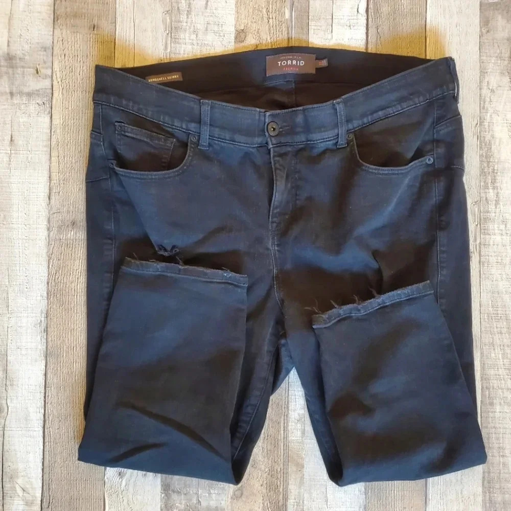 TORRID | PREMIUM Bombshell Skinny Distressed Jeans in Black sz 22 - Picture 6 of 6